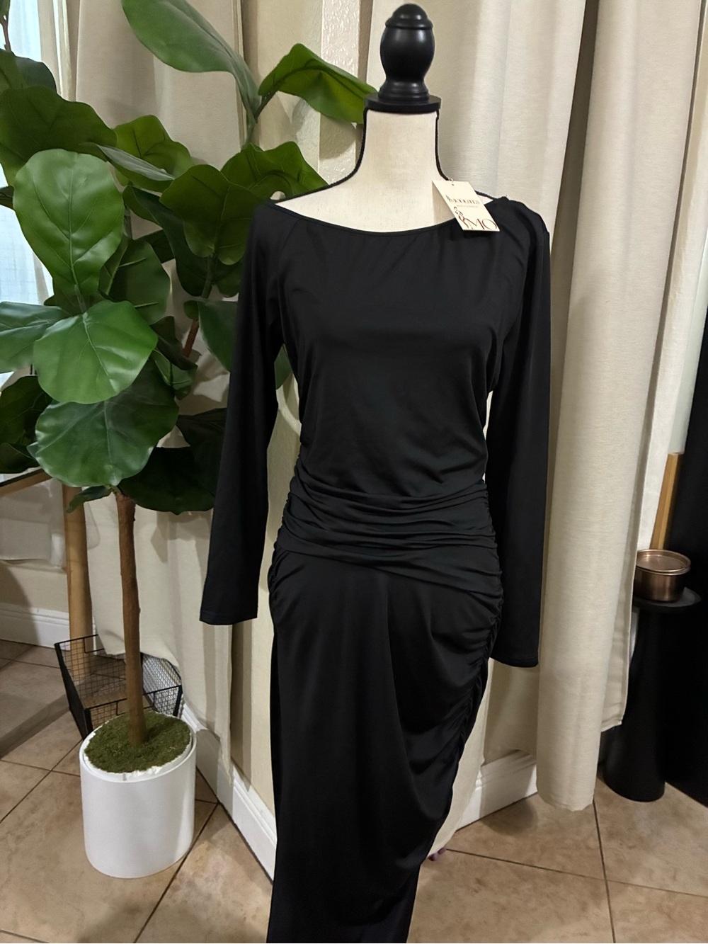Elegant Black Long-Sleeve Ruched Dress